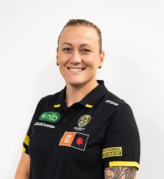 HeadCoach-LizQuinn.jpg